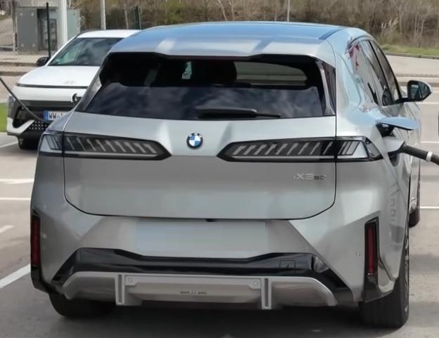 BMW iX3 Neue Klasse: autonomia reală e doar 458 km, nu 800