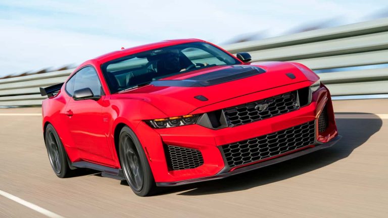 2026 Ford Mustang Dark Horse SC Front 3/4