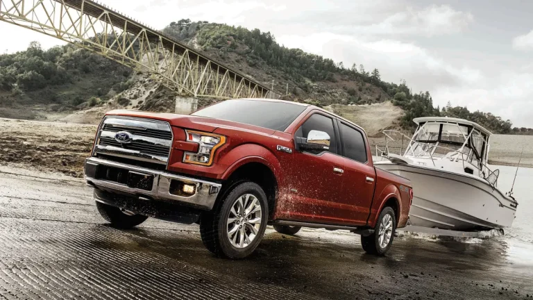 Ford recheamă 1,4 milioane de pick-up-uri F-150 cu transmisii defecte