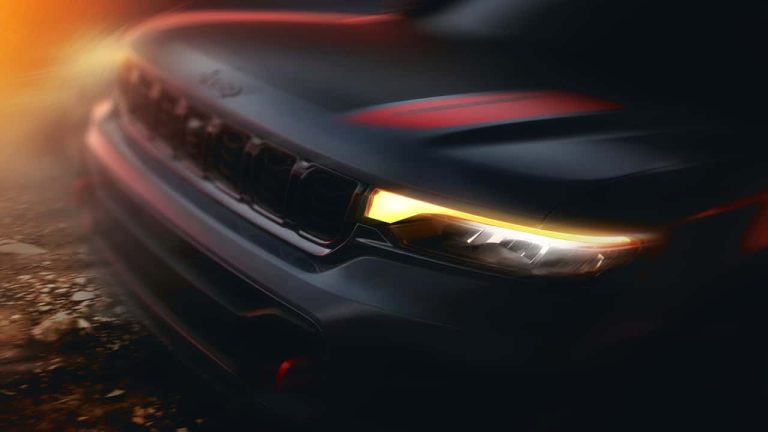 Jeep Grand Cherokee Trailhawk Teaser