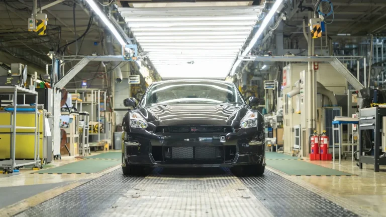Nissan GT-R R36 revine hibrid până în 2030: tot ce știm