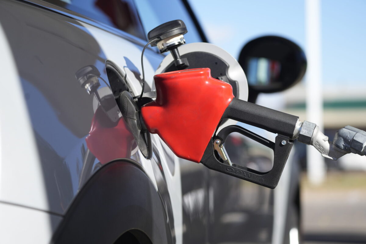 Prețurile carburanților cresc din nou: motorina peste 9,5 lei/litru