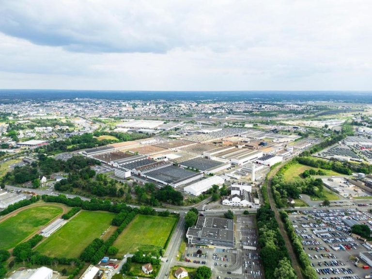 Uzina Renault din Le Mans, rebotezată după Louis Schweitzer