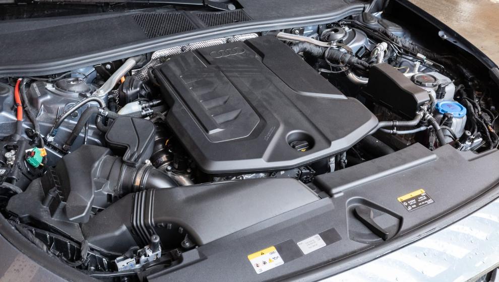 Audi A5 Avant 55 e-Hybrid PHEV 367 CP: preț de peste 105.000 euro