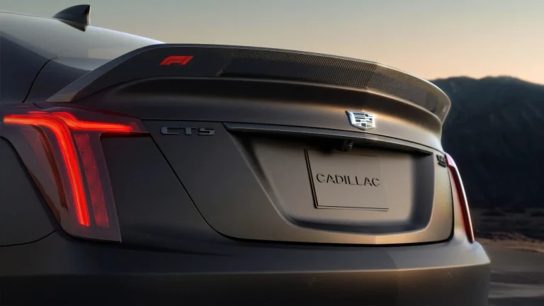 Cadillac CT5-V Blackwing F1 Collector Series: 685 CP în 26 exemplare