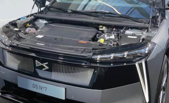 DS N°7 Electric Long Range: 740 km autonomie, preț de 50.610 euro
