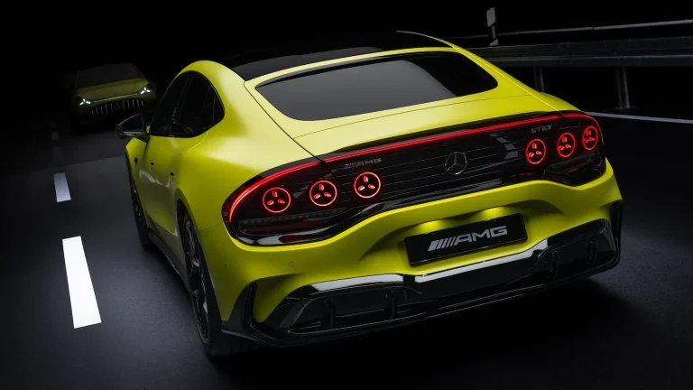 Das neue Mercedes-AMG GT 63 4-Türer Coupé, 2026. Mercedes-AMG GT 63 4-Türer Coupé | Energieverbrauch kombiniert 21,0-17,9 kWh/100 km | CO2 Emissionen kombiniert 0 g/km | CO2-Klasse: A // The all-new Mercedes-AMG GT 63 4-Door Coupé, 2026. Mercedes‑AMG GT 63 4-Door Coupé | combined energy consumption 21.0-17.9 kWh/100 km | combined CO2 emissions 0 g/km | CO2 class: A