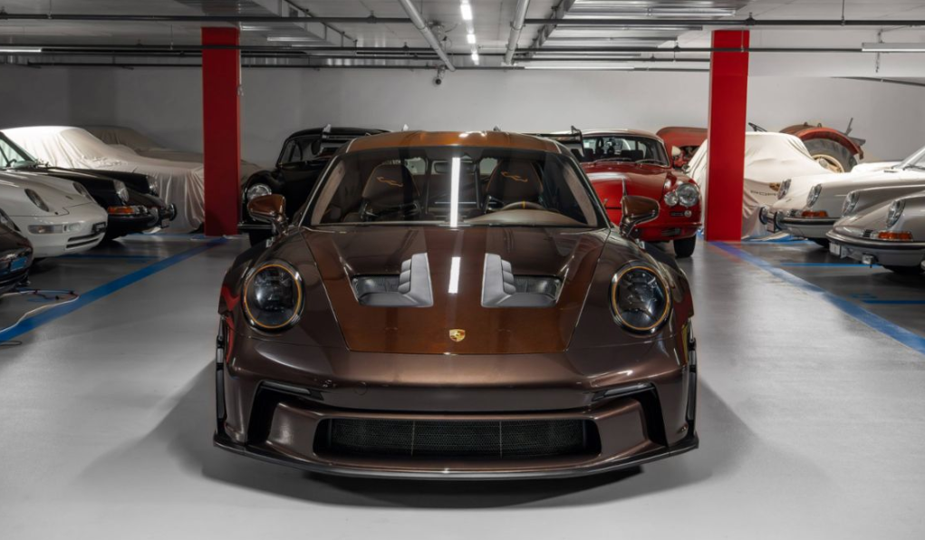 Porsche 911 GT3 RS Sonderwunsch: fibră de carbon și accente portocalii