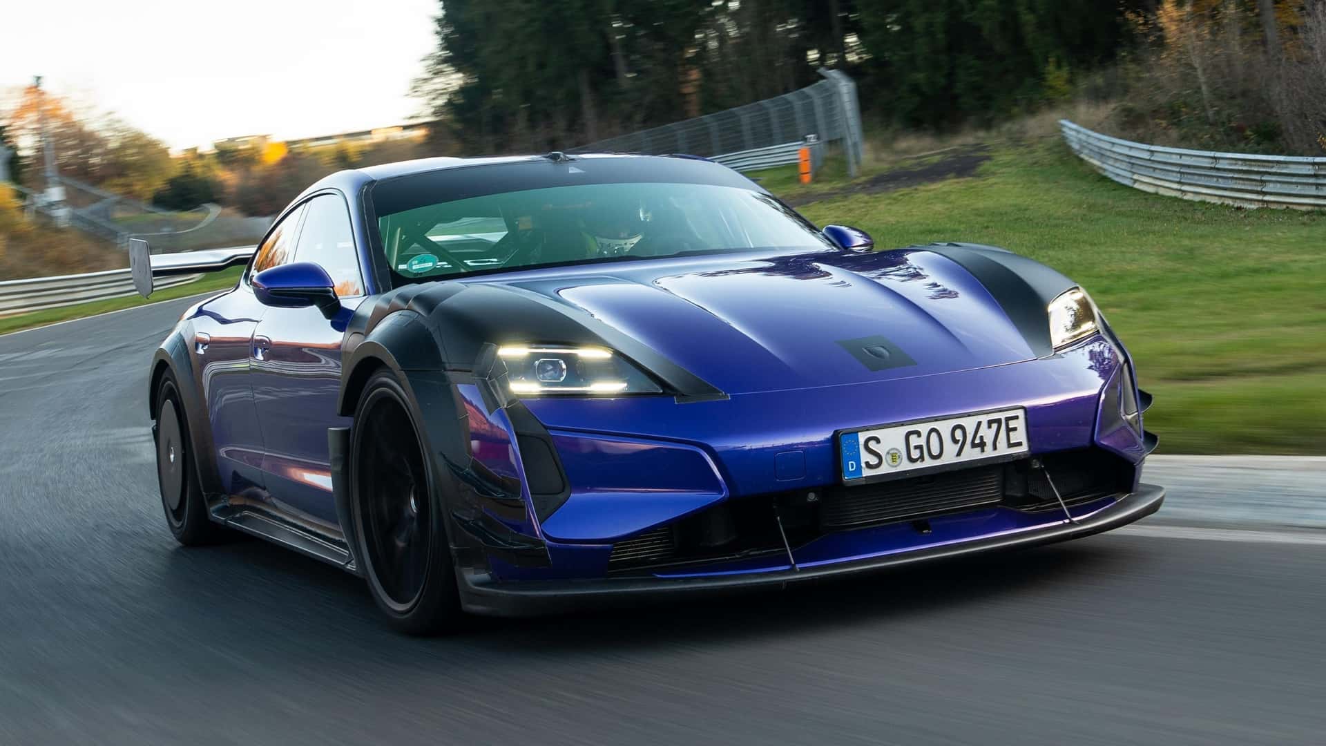 Porsche Taycan Turbo GT Manthey: Record la Nürburgring