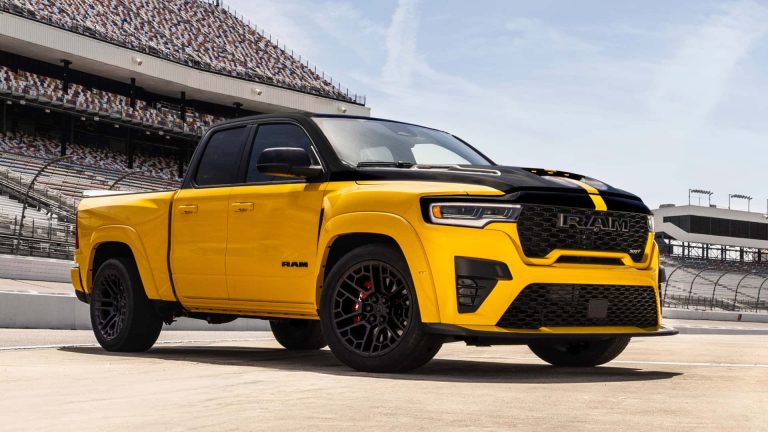 Ram 1500 Rumble Bee SRT: camioneta cu 777 CP care vrea recordul mondial