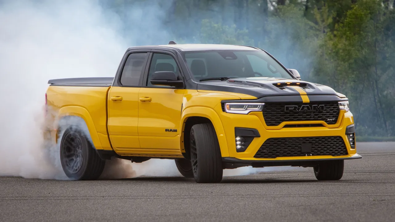 Ram 1500 Rumble Bee SRT: camioneta cu 777 CP care vrea recordul mondial