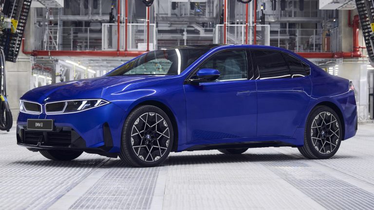 BMW i3 electric: comenzile se deschid mai devreme din cauza cererii uriașe