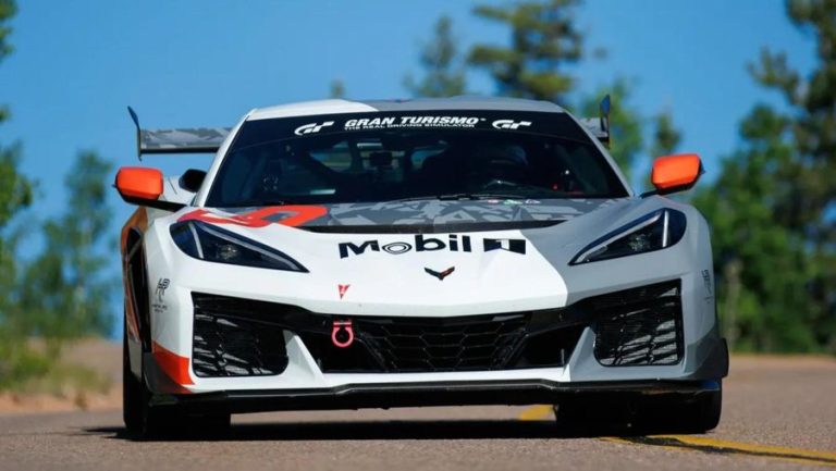 Corvette ZR1X, record la Pikes Peak pentru mașini de serie