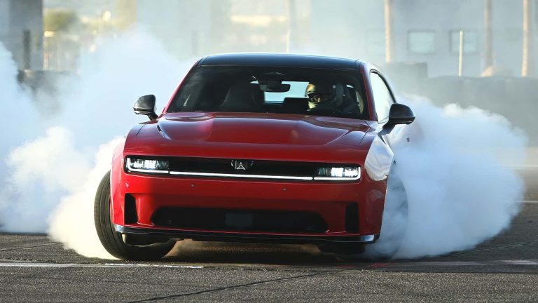 Dodge Charger EV 2027: Scumpire masivă de 12.500 USD