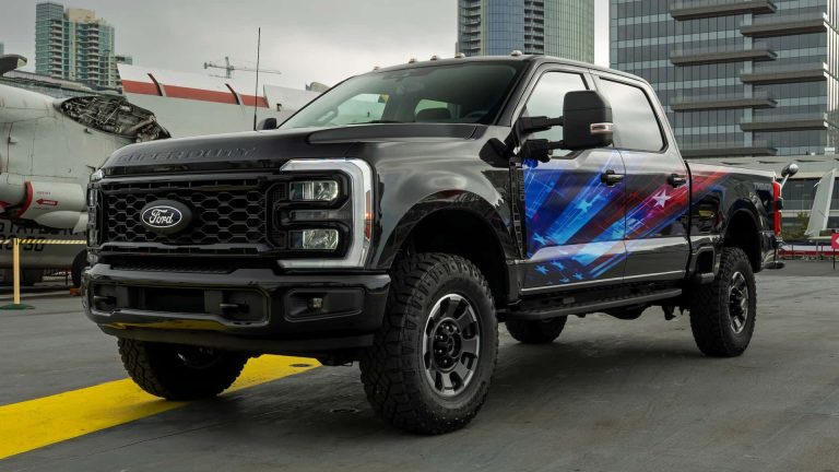 Ford Super Duty 2027: Pachetul Proud to Honor aduce steagul american pe pick-up
