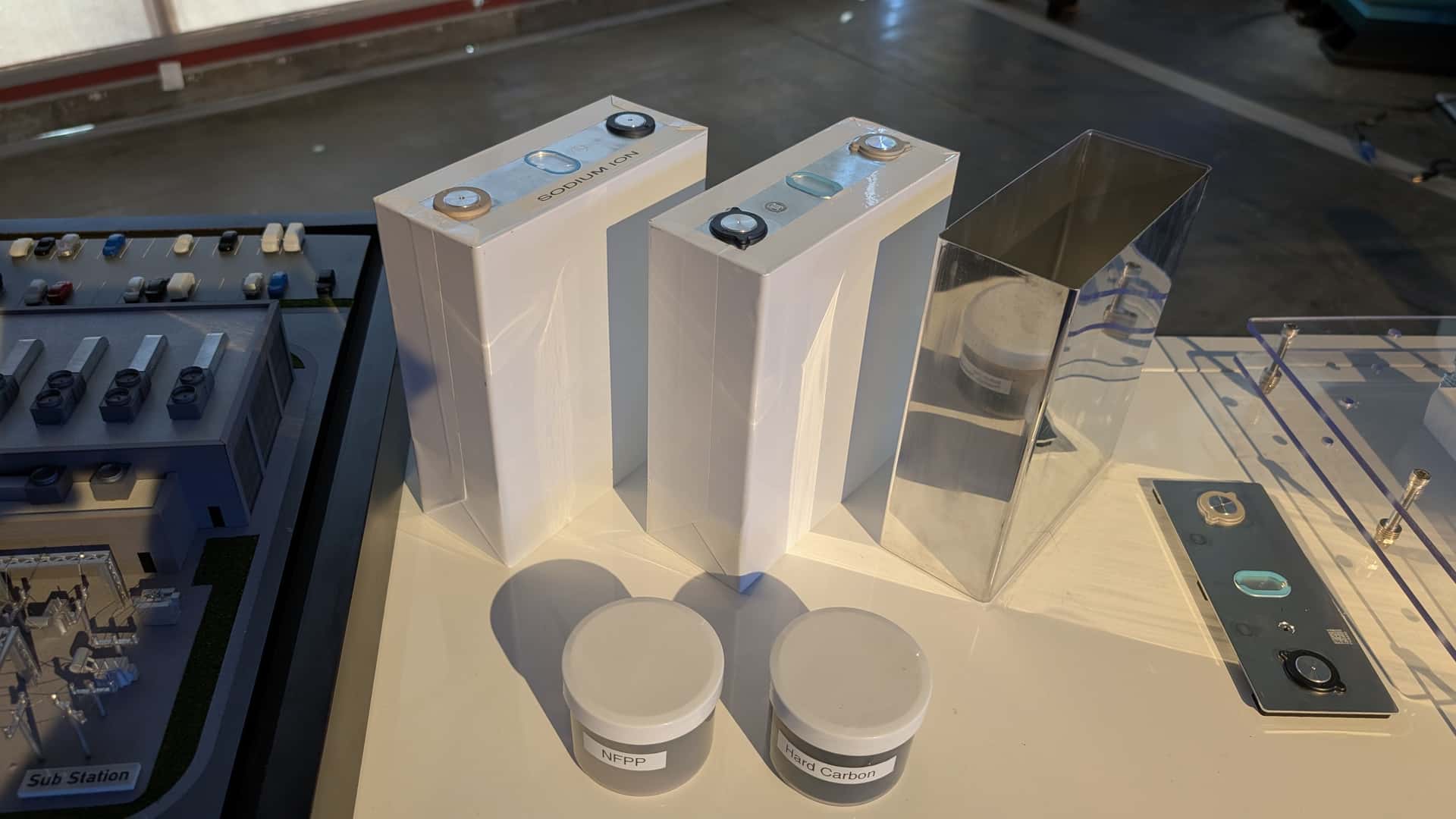GM mizează pe baterii cu sodiu și mașini care alimentează rețeaua electrică