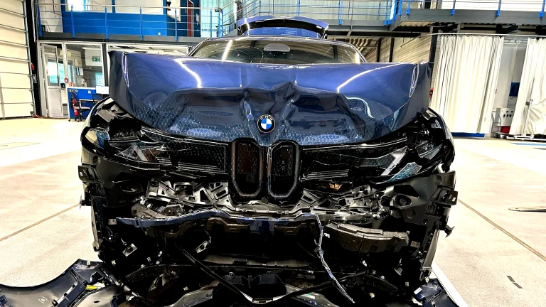 BMW iX3 vs Zeekr 7GT: Primul test Euro NCAP revizuit