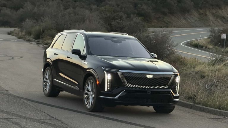 2026 Cadillac Vistiq Review