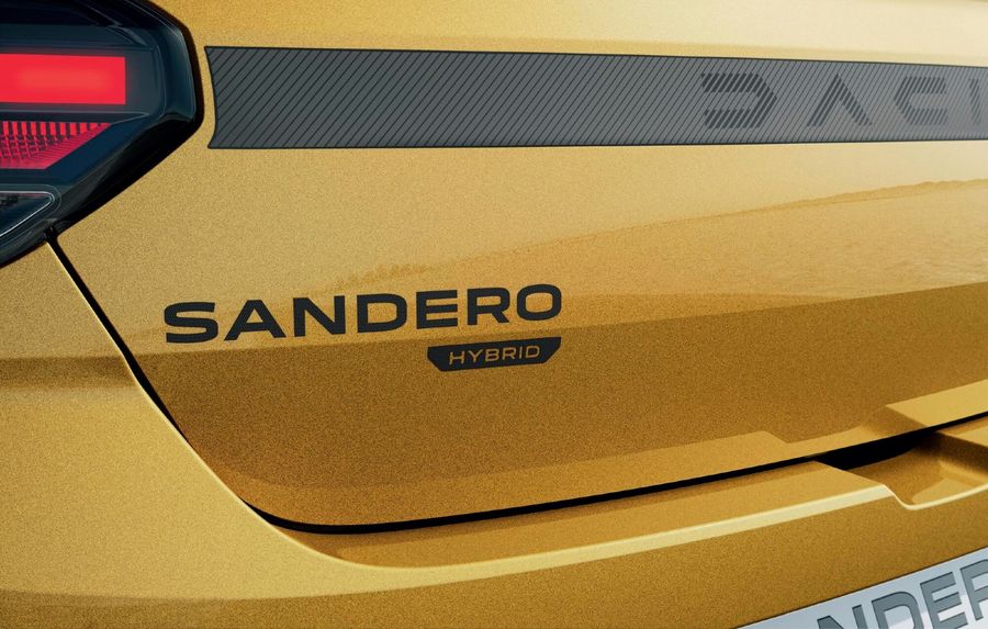 Dacia Sandero Stepway Hybrid 155: prețuri și comenzi deschise