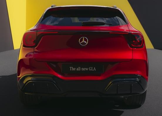 Mercedes-Benz GLA 2026 electric: preț de 48.600 euro