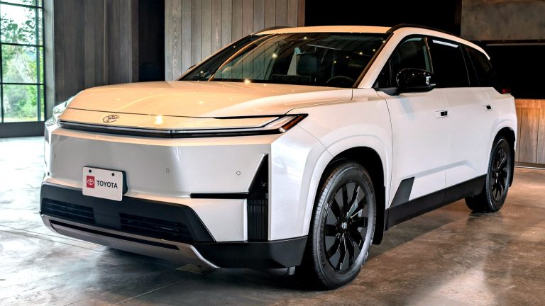 Toyota Highlander Electric 2027: Lansarea a fost amânată