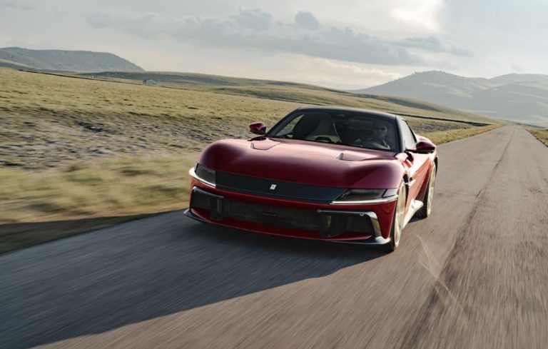 Ferrari este sold-out până în 2027: comenzile iau cu asalt Maranello