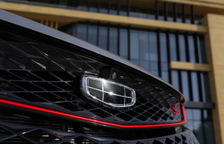 Geely dezvoltă baterie solid-state cu 1 milion km durată de viață