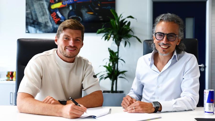 Max Verstappen rămâne la Red Bull până în 2030