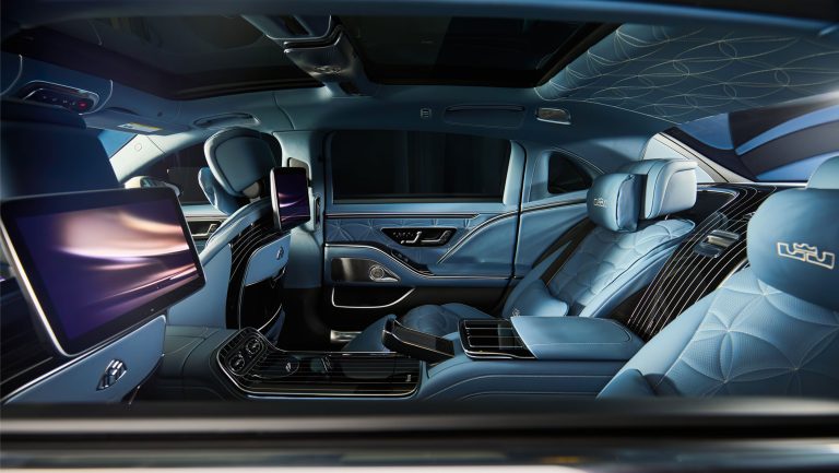 Mercedes-Maybach S 680 personalizat de LeBron James, scos la licitație