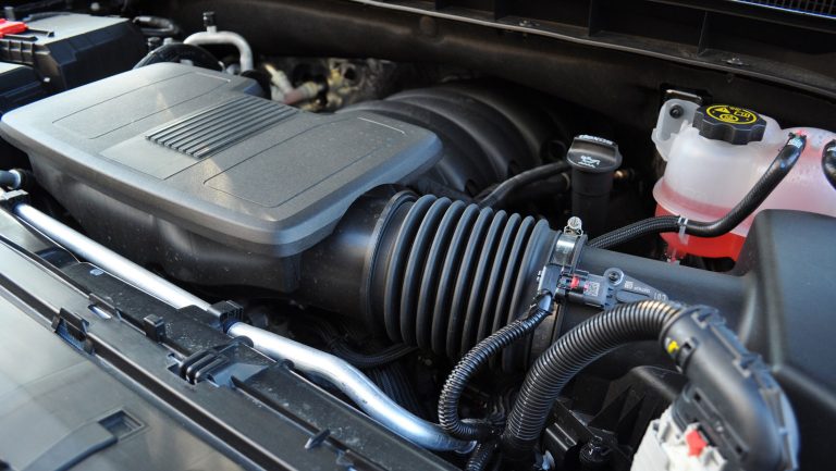 Motor V8 6.2L GM: defecte persist după recall masiv