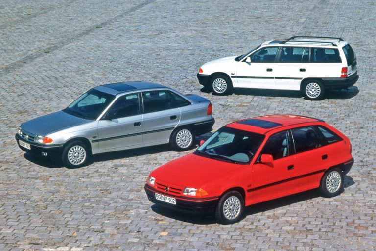Opel Astra: 35 de ani de la debutul celei mai vândute generații