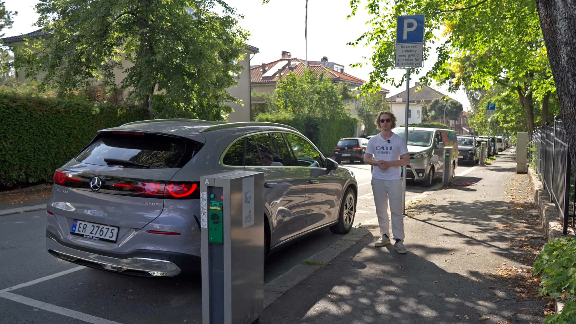 Oslo, capitala mondială a mașinilor electrice, mizează pe prize lente