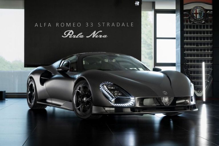 Alfa Romeo 33 Stradale Perla Nera: unicatul total negru