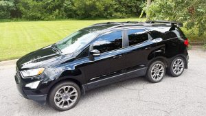 Ford EcoSport cu 6 roți scos la licitație fără preț minim
