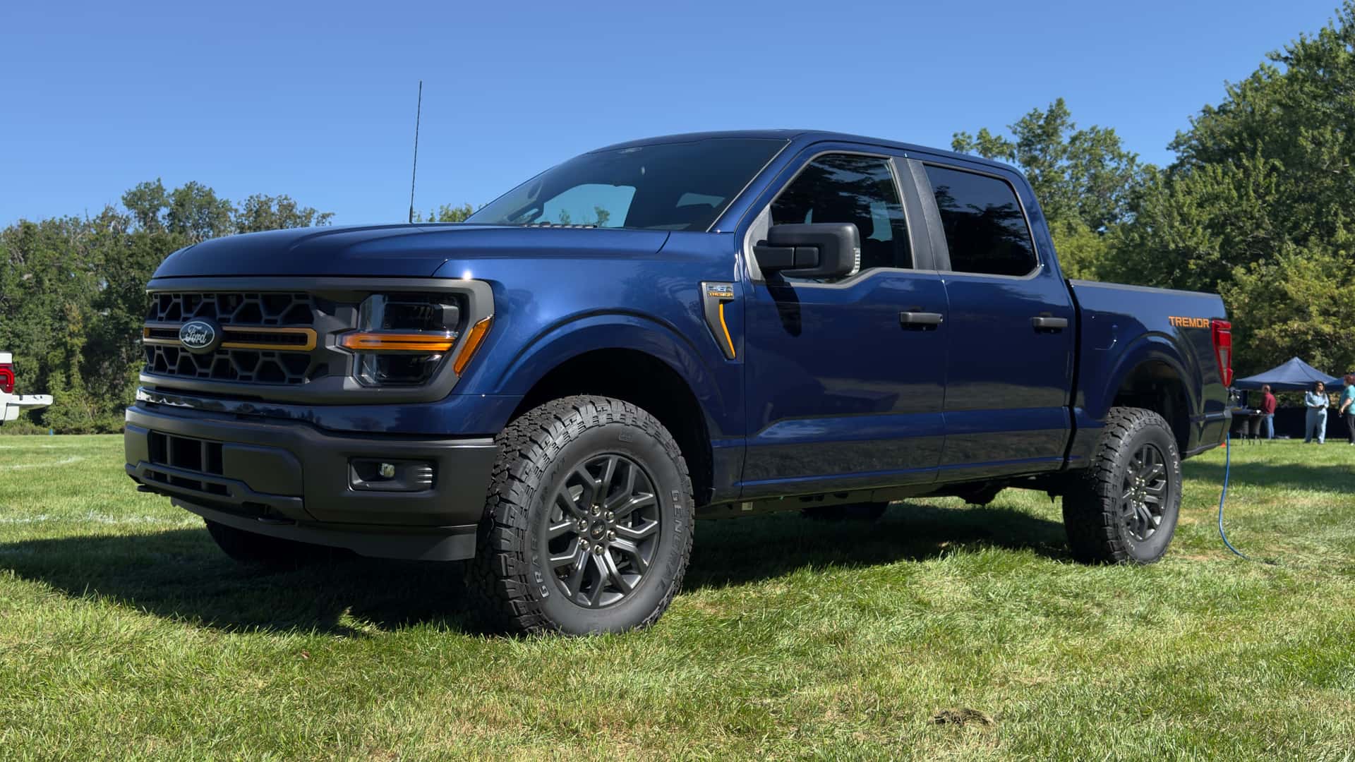 Ford F-150 Raptor și Tremor 2027: prețuri mai mici, ce pierzi
