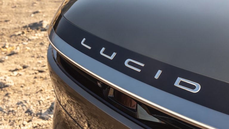 Lucid și Bolt vor lansa 25.000 de robotaxiuri electrice în Europa