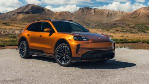 Porsche Cayenne Electric 2027: Uși Automate și Încărcare Wireless