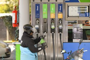 Record preț benzină și motorină mai scumpă ca înainte de reducerea accizei