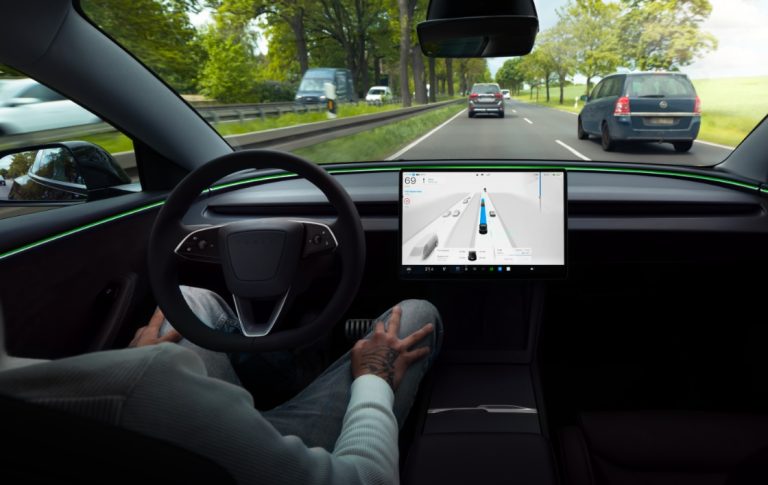 Tesla FSD în Europa: votul UE amânat până în decembrie 2026
