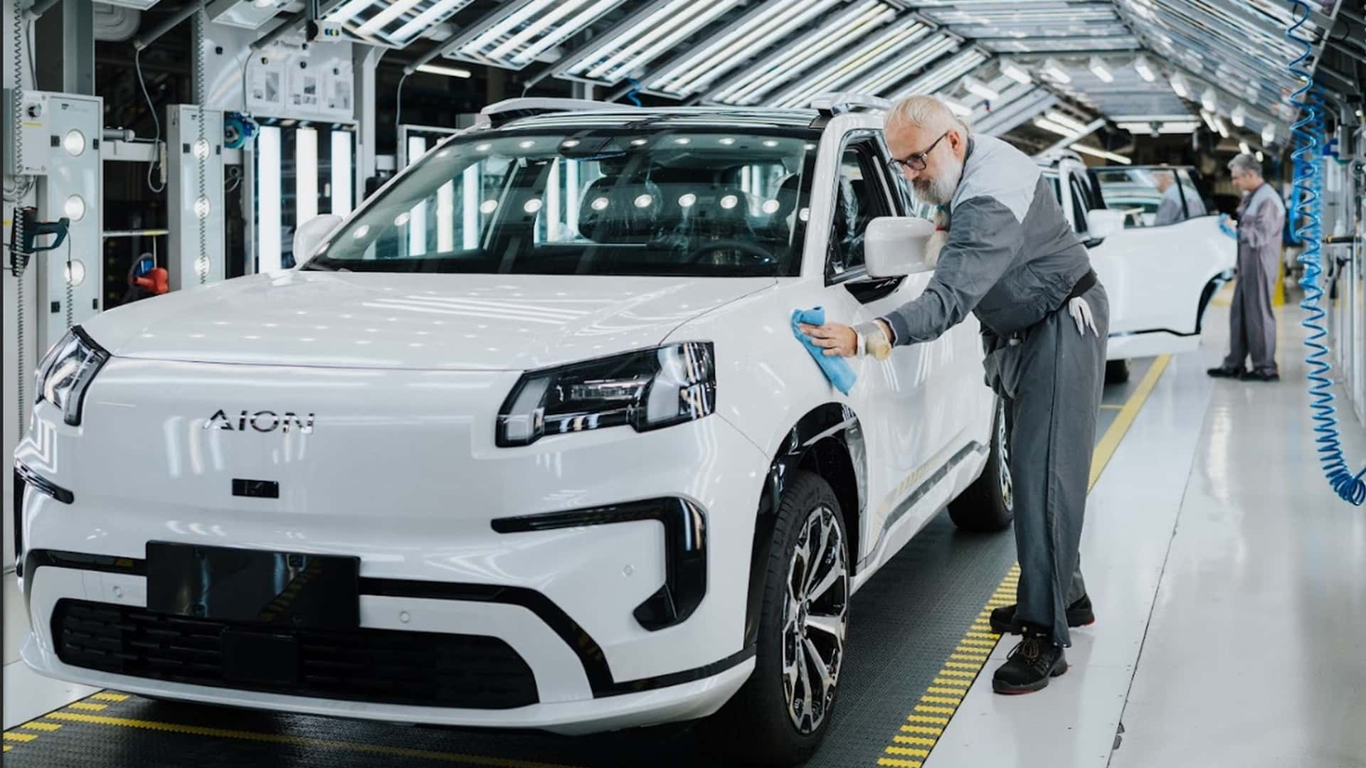 Trump: Deschis față de mașinile electrice chineze, dar doar dacă sunt fabricate în SUA