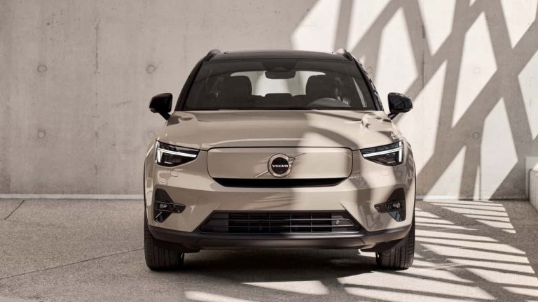 Volvo EX40