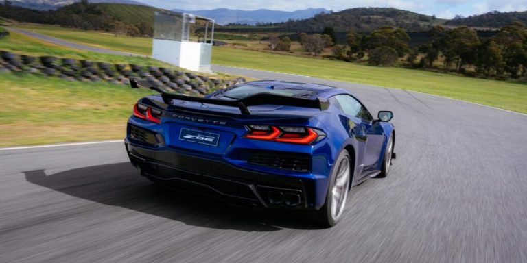 Driving The Corvette Stingray And Z06 On Track Is Like Dying And Going To Heaven | Review
