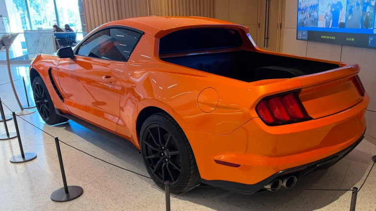 Ford a construit în secret un Mustang pickup. Iată povestea
