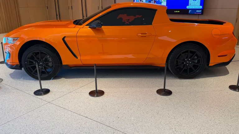 Ford a construit în secret un Mustang pickup. Iată povestea