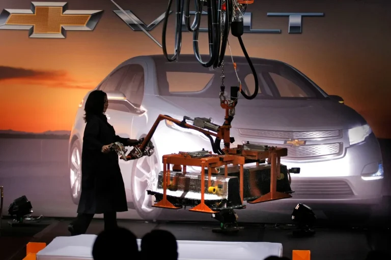 GM închide fabrica de baterii EV din Detroit: ce se întâmplă
