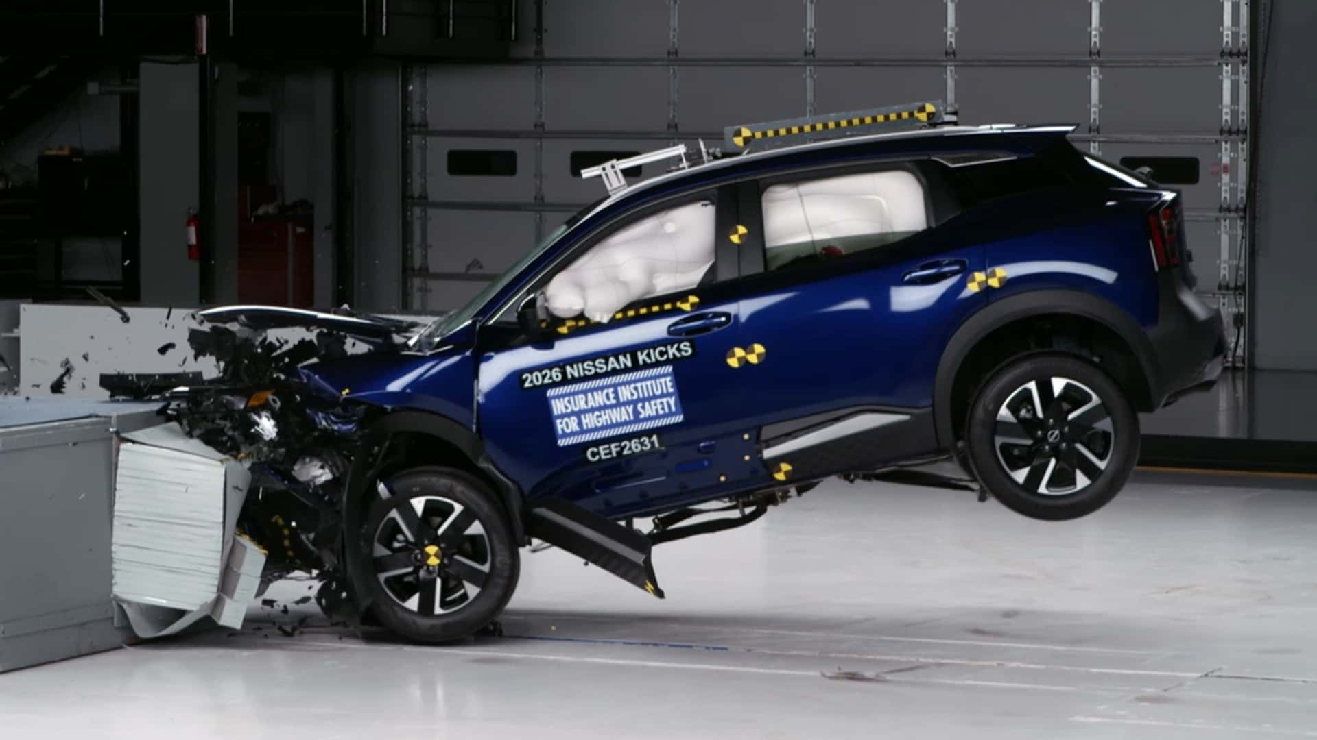 IIHS crash test: Nissan Kicks trece, Audi Q3 și RAV4 pică