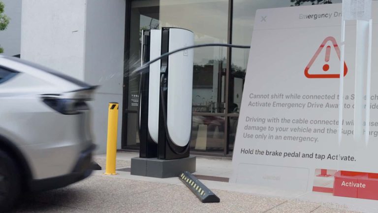 Tesla Emergency Drive Away: pleci de la încărcare în urgență