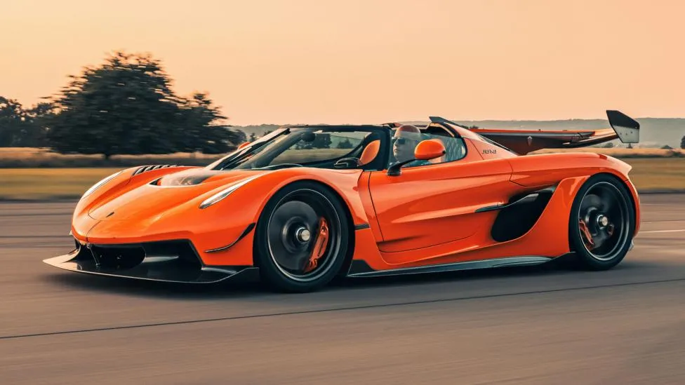Top 20 supermașini ale momentului: de la Bugatti la Rimac