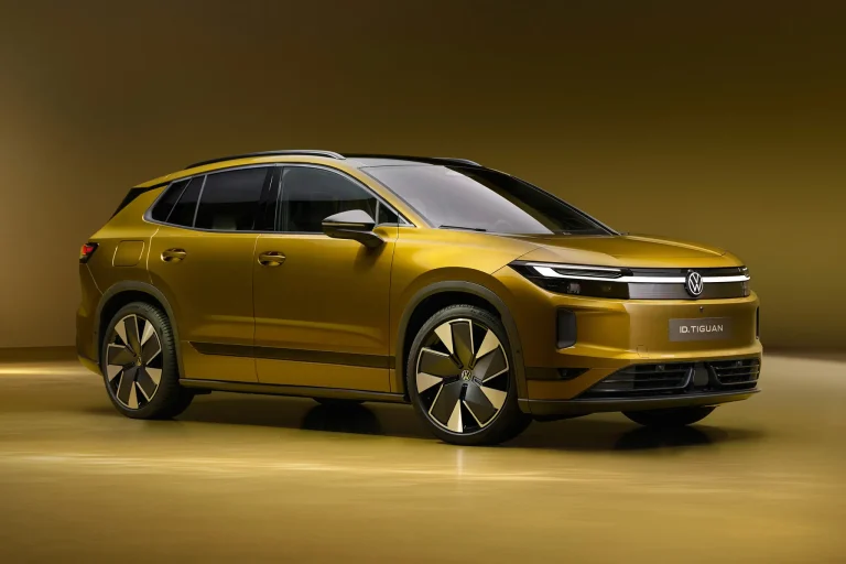 VW ID.Tiguan studio front 3/4 view